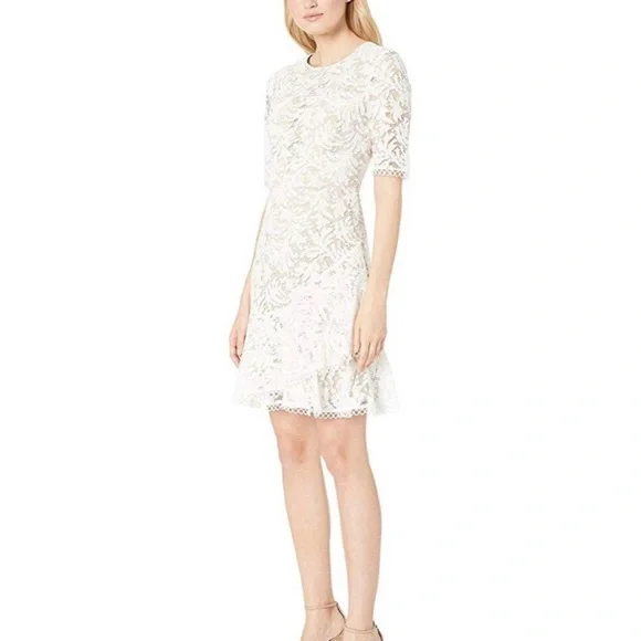 Women's Vince Camuto Ruffled Lace Dress | Ivory | Size 4